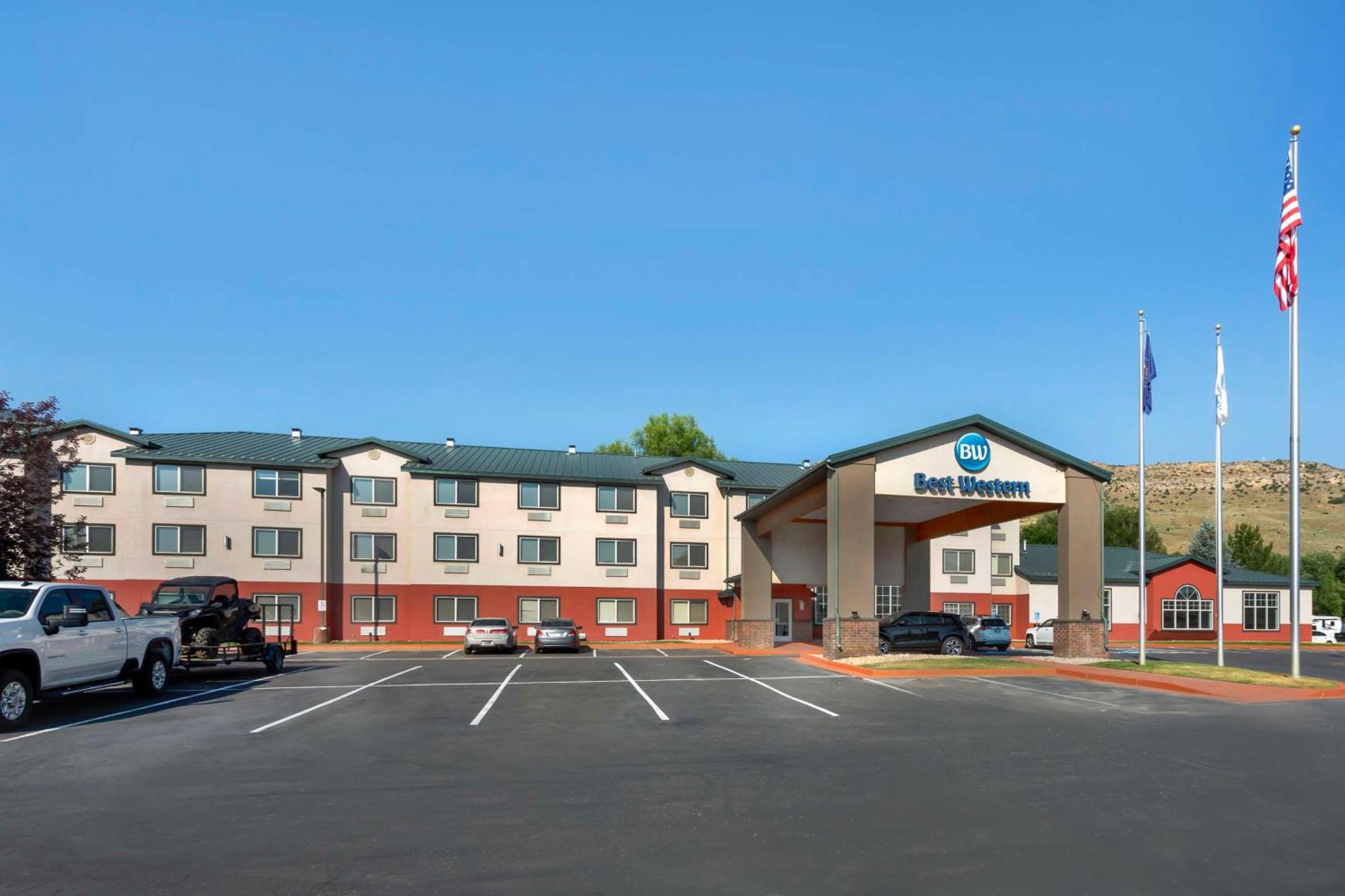 Best Western Holiday Hills Coalville Exterior photo